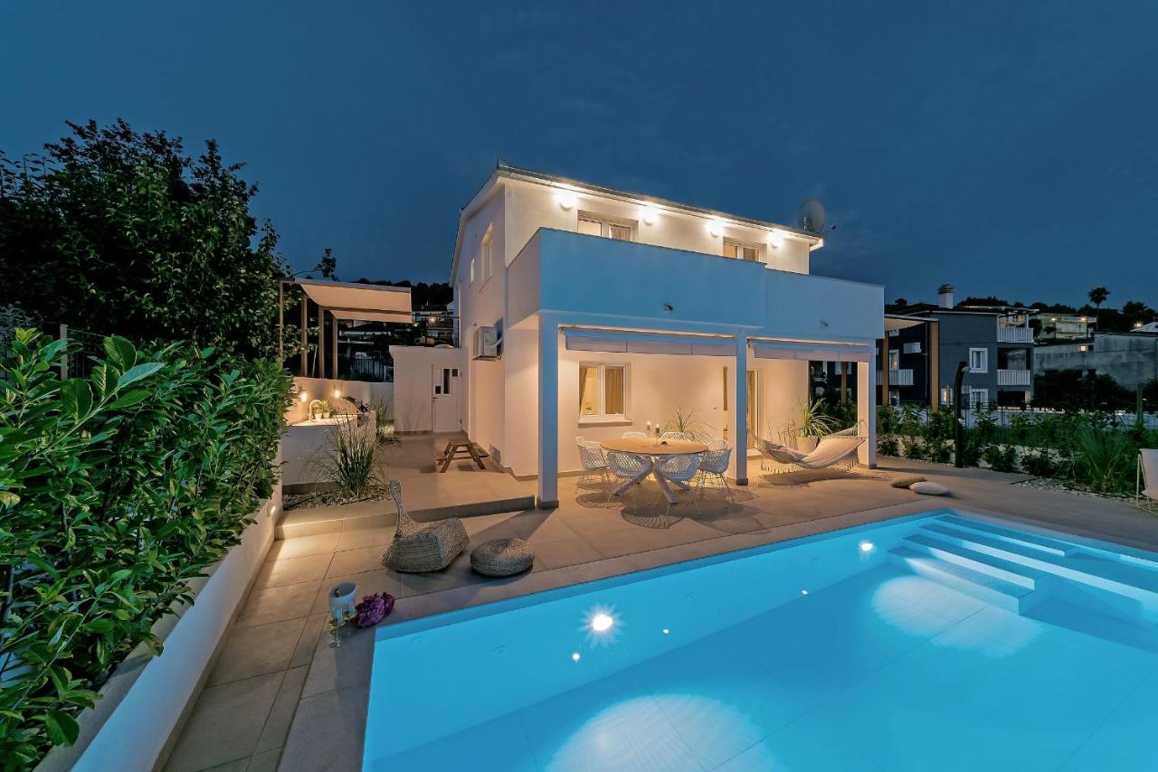 Marula Holiday Home - With Heated Pool Marina Exterior photo